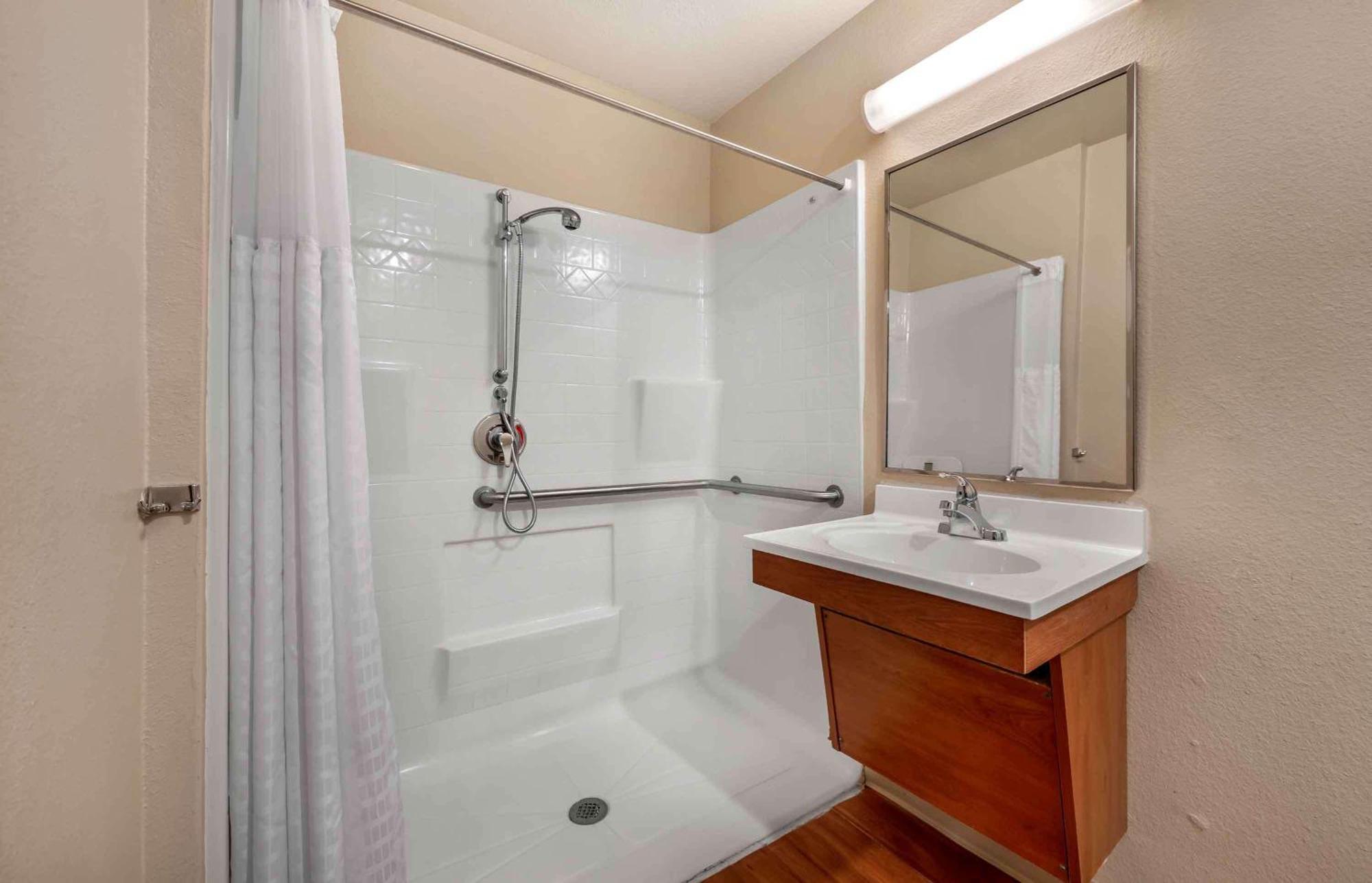 Extended Stay America Select Suites - Kansas City - South - I-49 Экстерьер фото