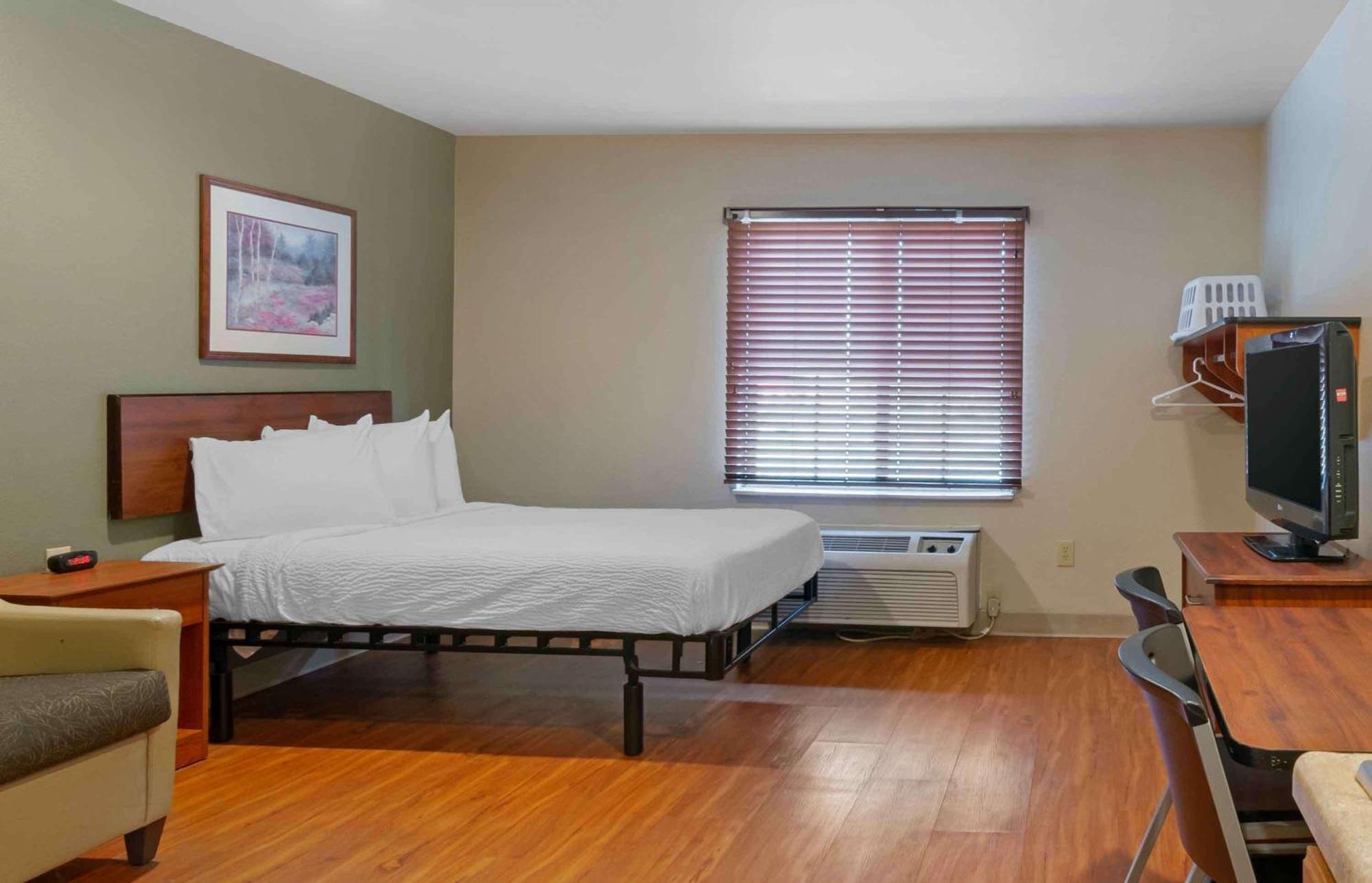 Extended Stay America Select Suites - Kansas City - South - I-49 Экстерьер фото