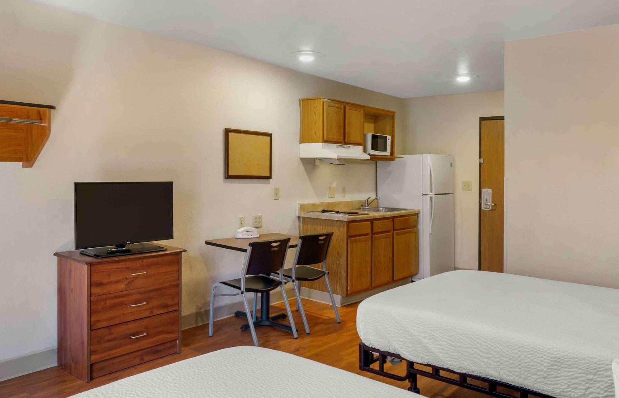 Extended Stay America Select Suites - Kansas City - South - I-49 Экстерьер фото