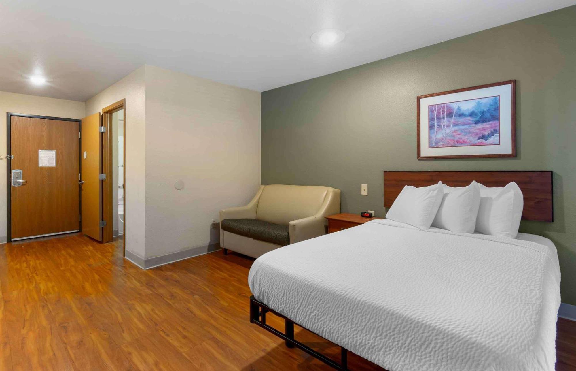 Extended Stay America Select Suites - Kansas City - South - I-49 Экстерьер фото