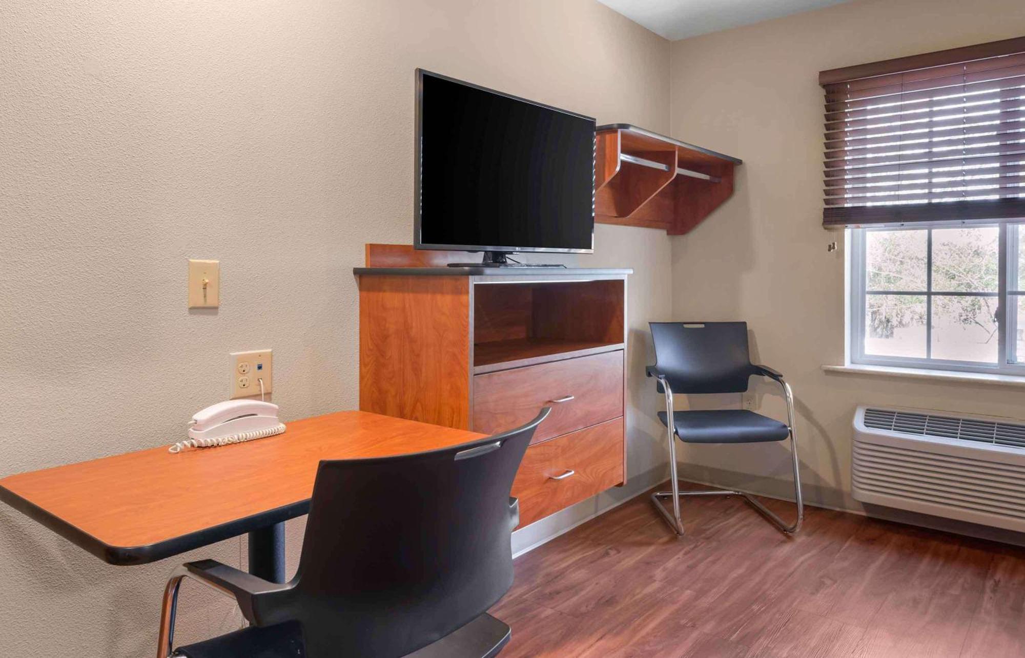 Extended Stay America Select Suites - Kansas City - South - I-49 Экстерьер фото
